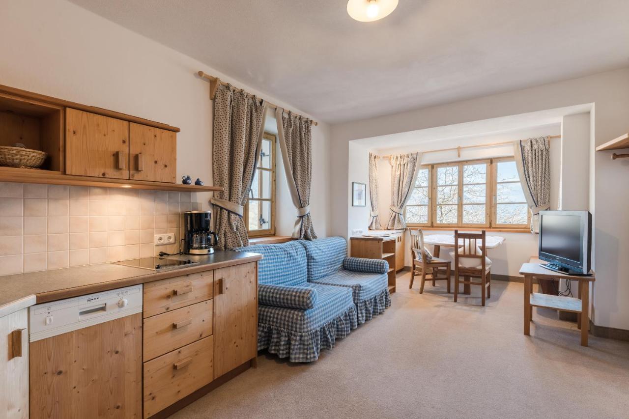 Ferienwohnung Huber unterm Baum Algund Zimmer foto