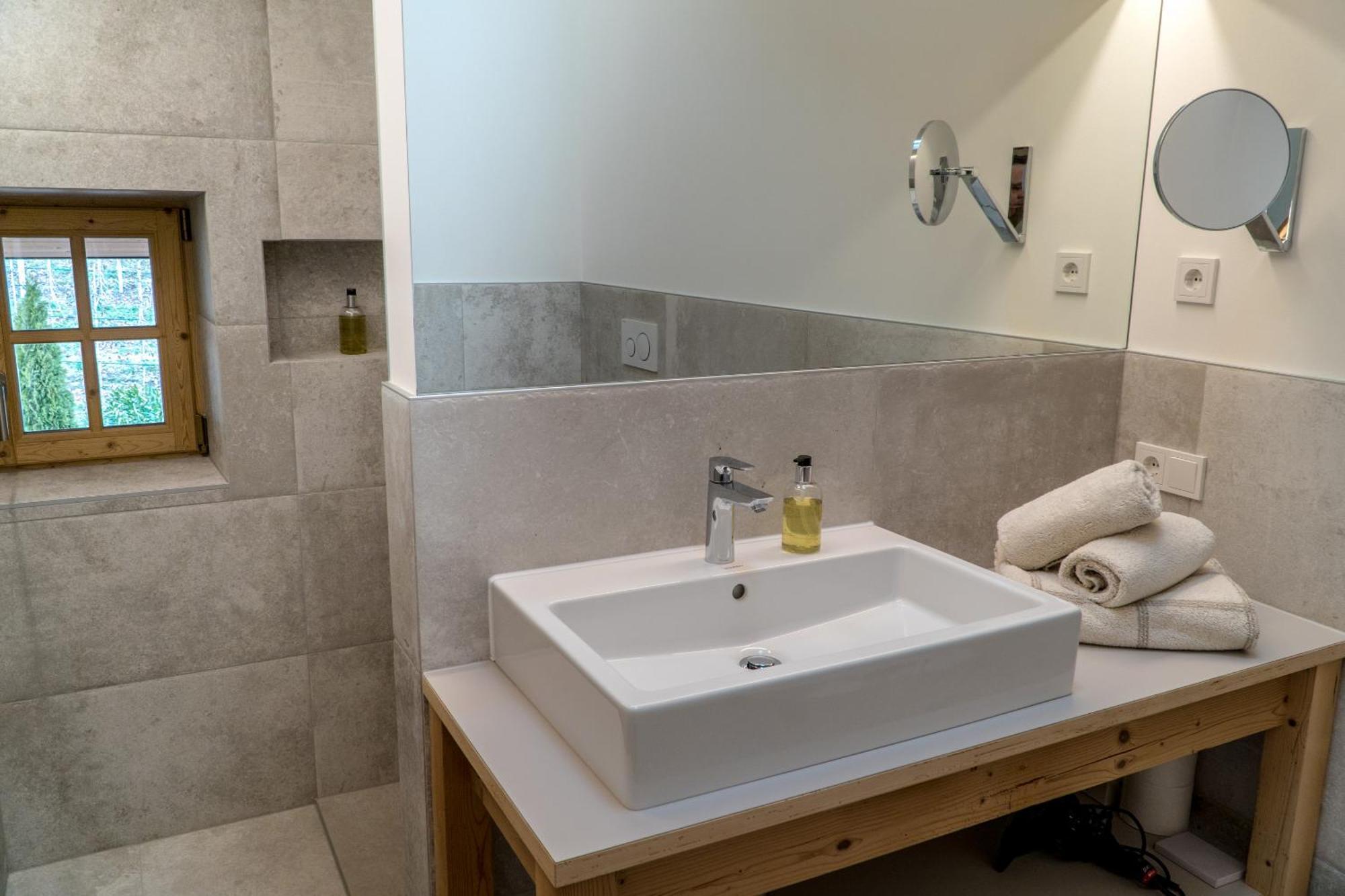 Ferienwohnung Huber unterm Baum Algund Zimmer foto