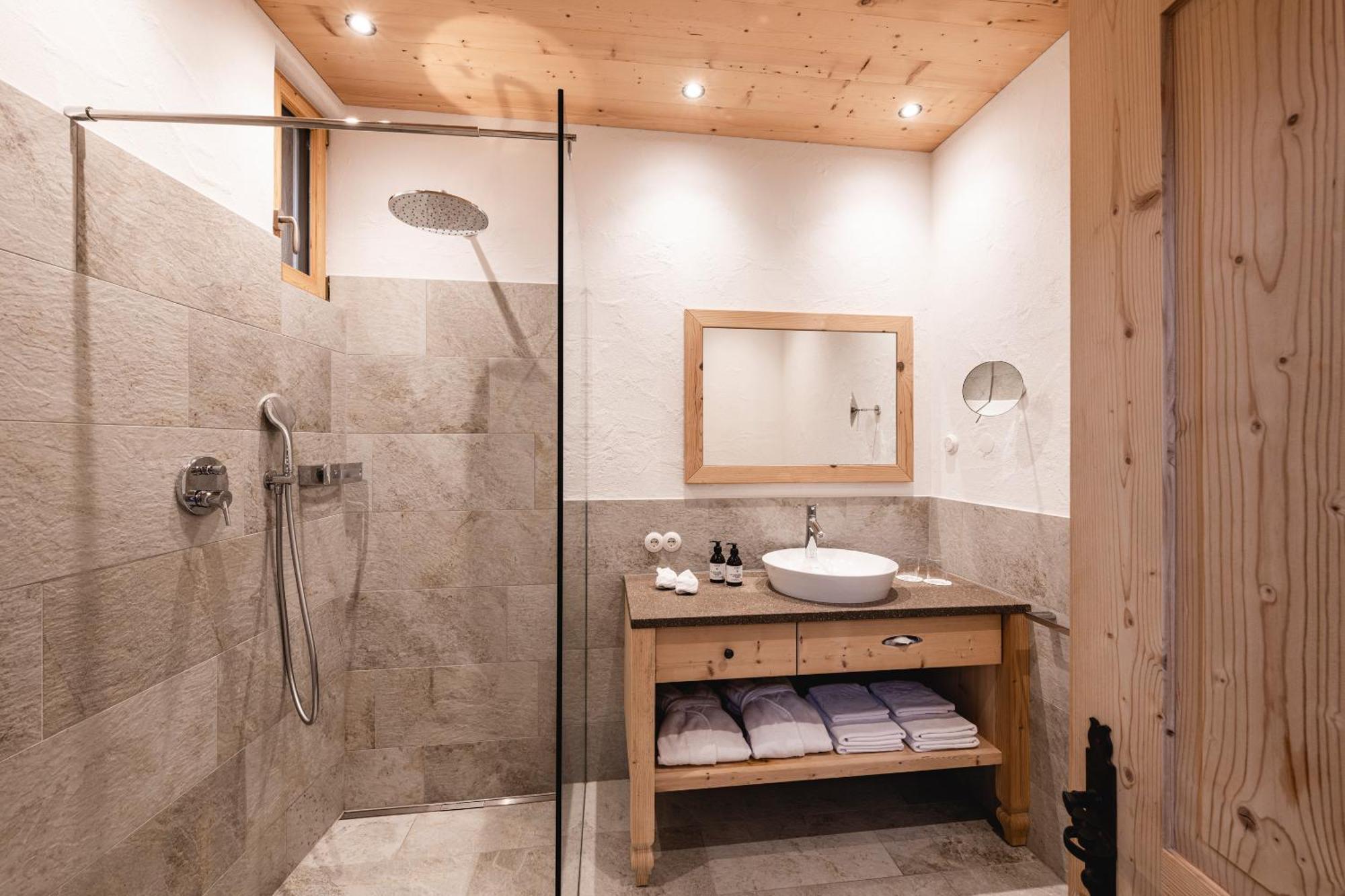 Ferienwohnung Huber unterm Baum Algund Zimmer foto
