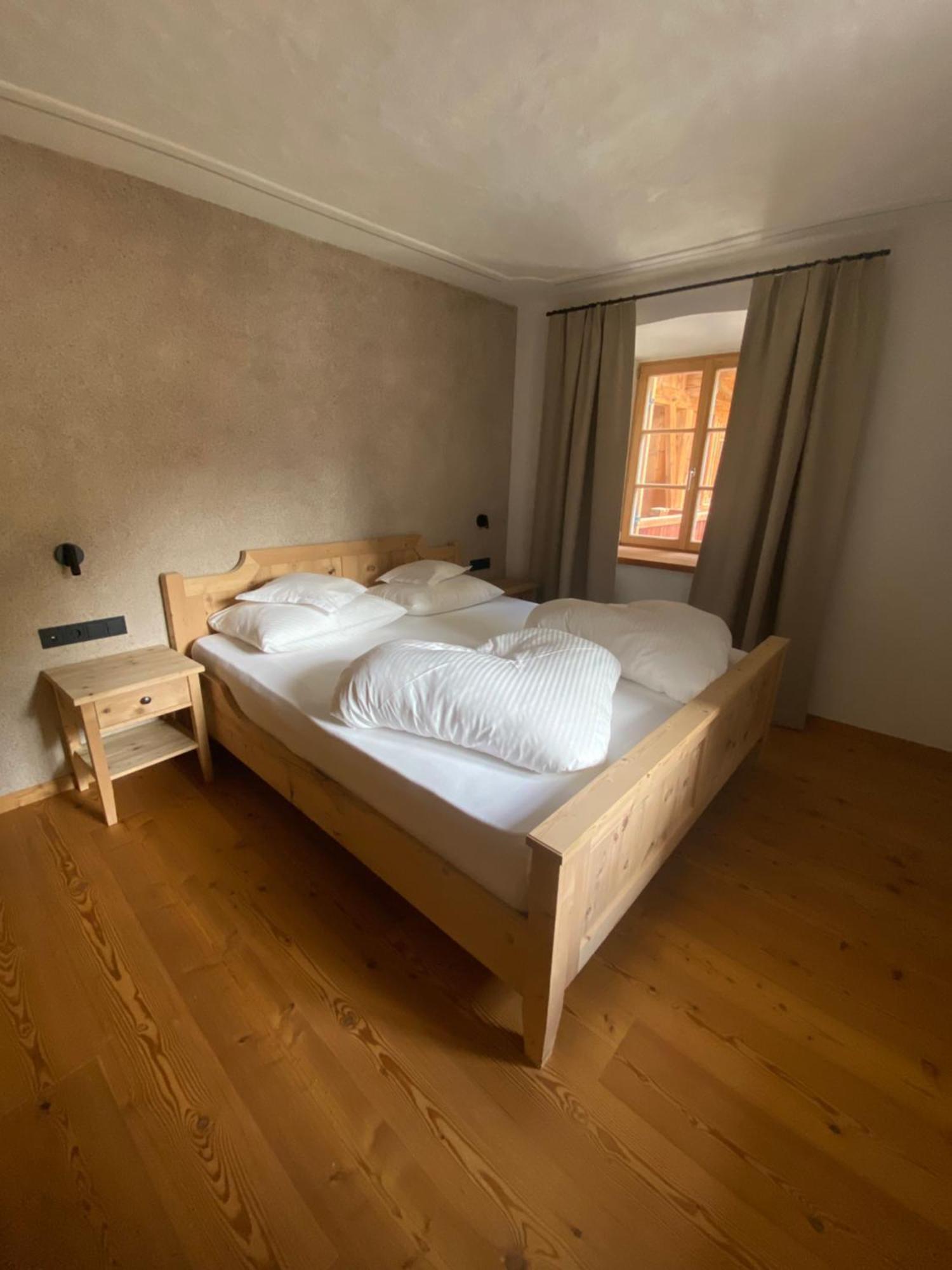 Ferienwohnung Huber unterm Baum Algund Exterior foto
