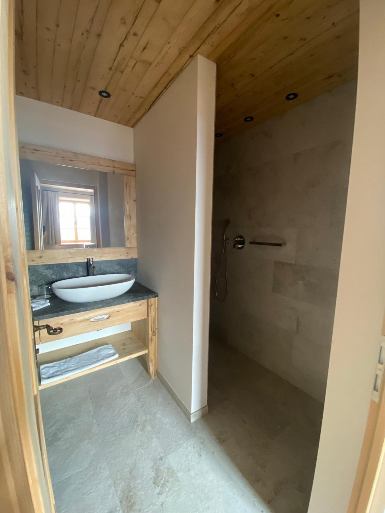 Ferienwohnung Huber unterm Baum Algund Exterior foto