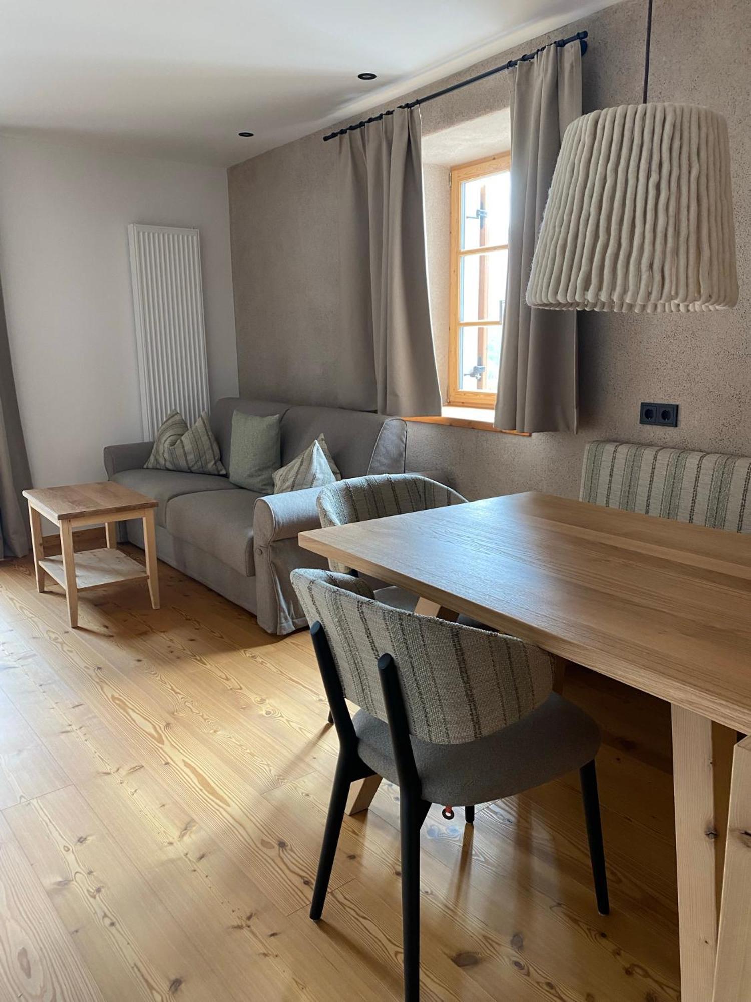 Ferienwohnung Huber unterm Baum Algund Exterior foto