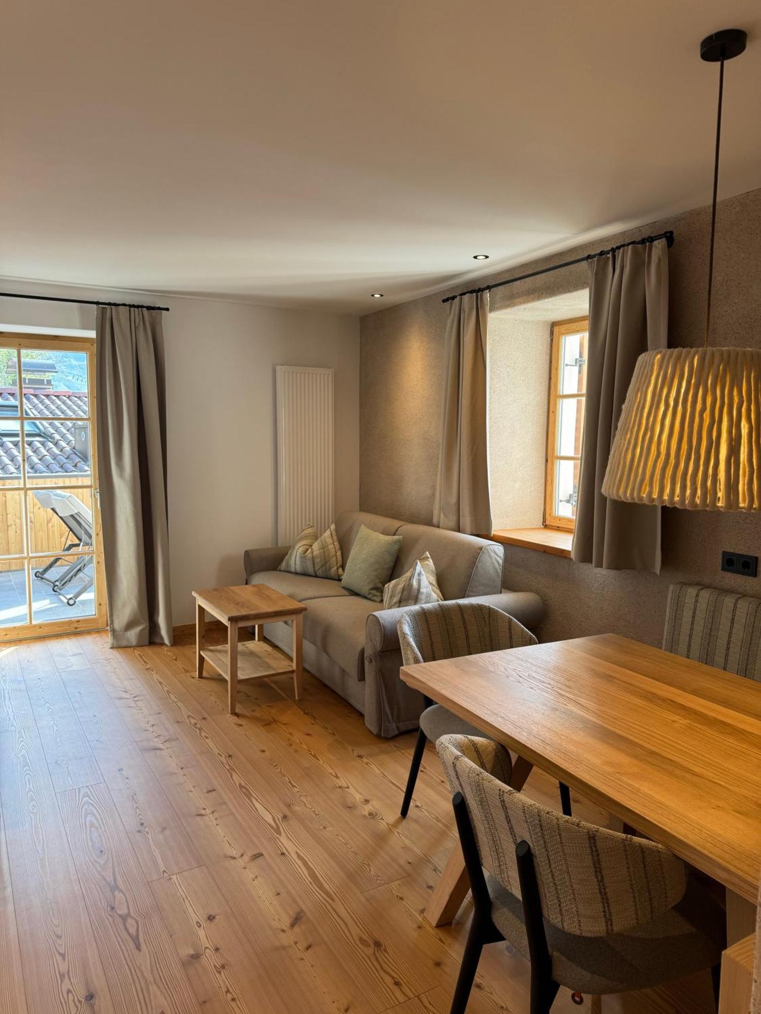 Ferienwohnung Huber unterm Baum Algund Exterior foto